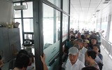 Người dân Hà Nội hào hứng đi làm thẻ xe buýt miễn phí
